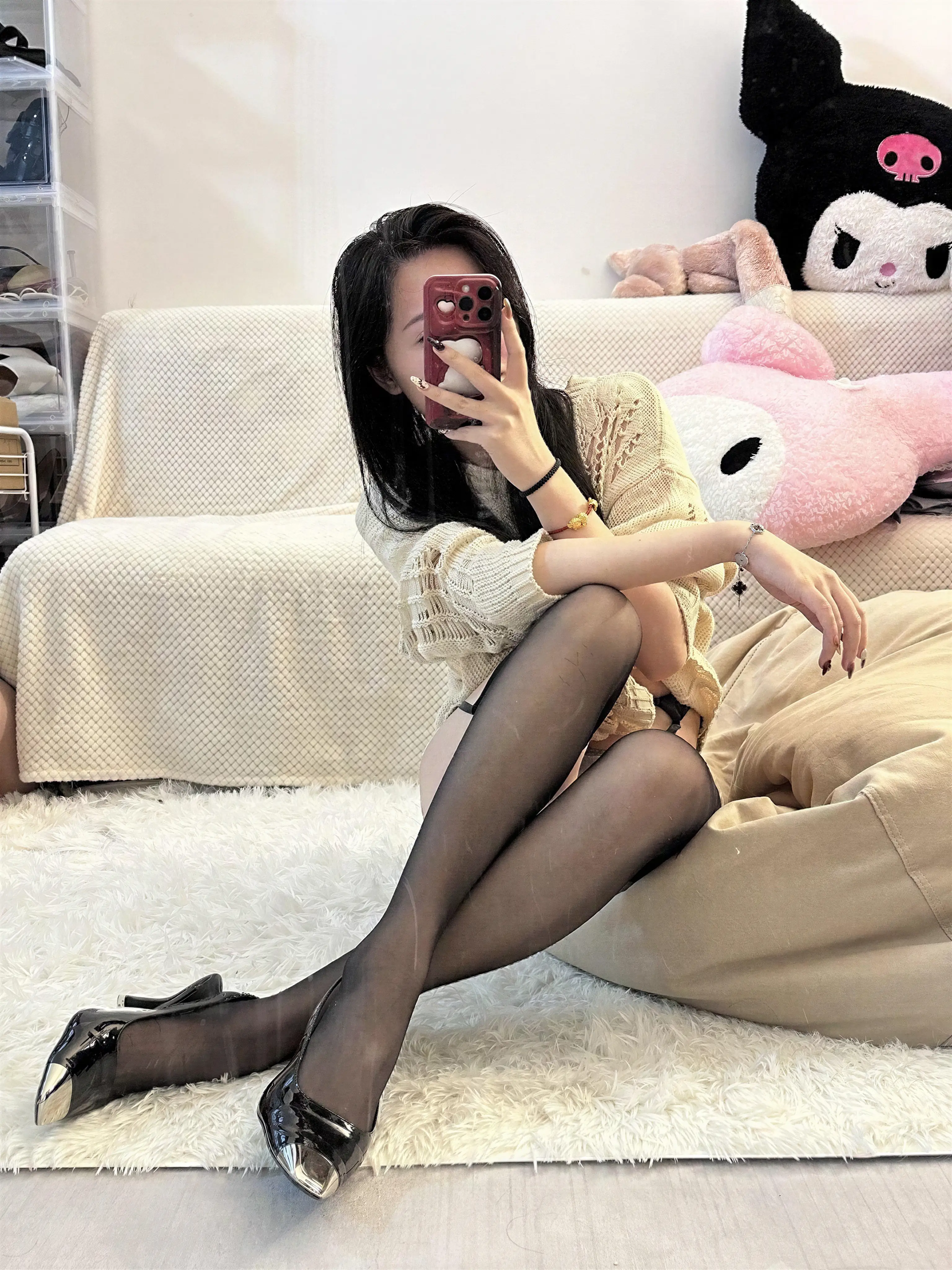 玫桃泡芙 – 性感御姐吊带黑丝 21P